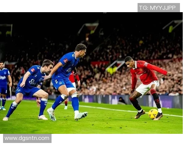 欧冠复仇战：埃斯特旺对决拉什福德的激情碰撞